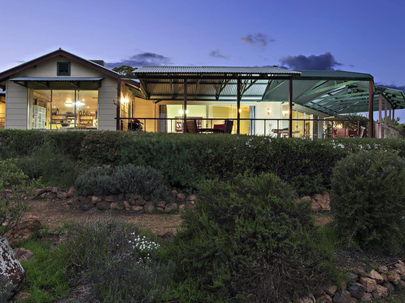 Shambhala Guesthouse Kangaroo Gully Экстерьер фото